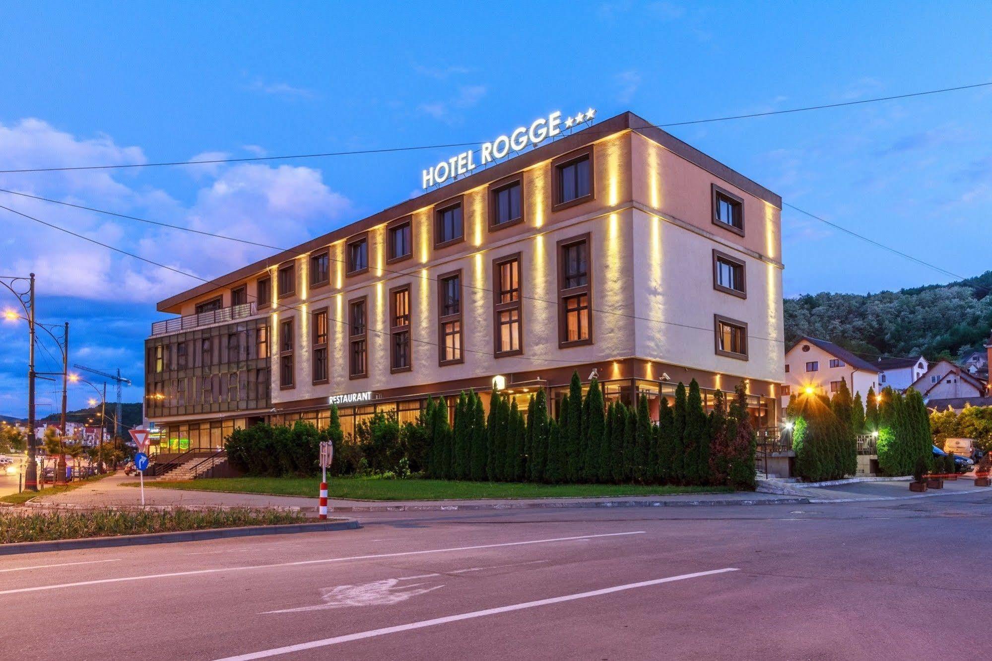 Hotel Rogge レシツァ エクステリア 写真