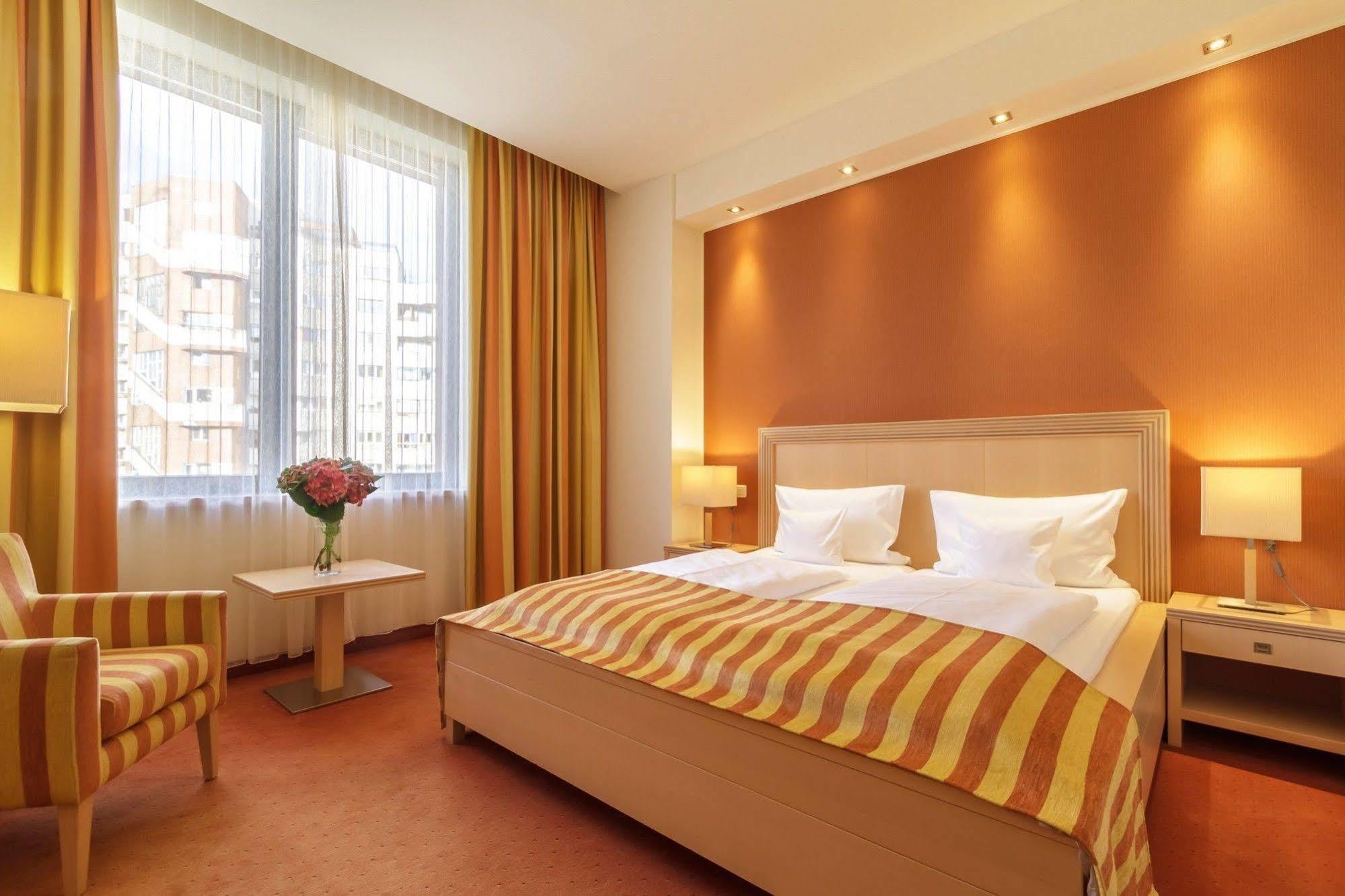 Hotel Rogge レシツァ エクステリア 写真