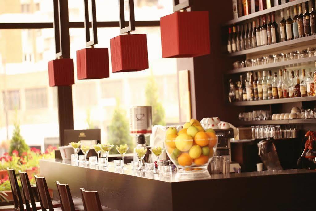 Hotel Rogge レシツァ エクステリア 写真