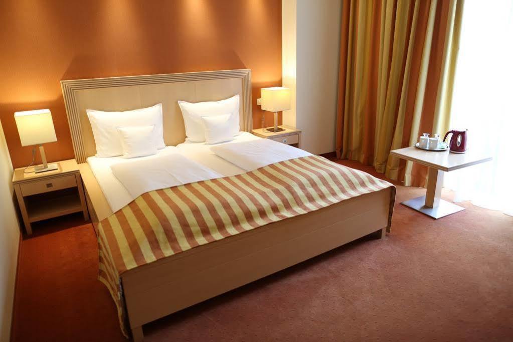 Hotel Rogge レシツァ エクステリア 写真